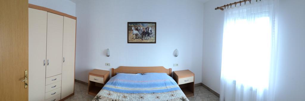 Apartments Bodi Rovigno Esterno foto